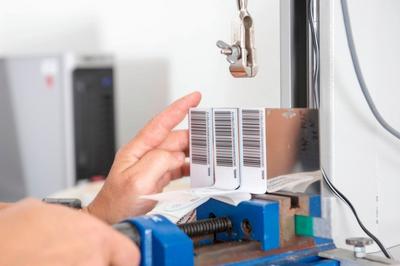 inotec Barcode RFID Label Competence Center Reisstest